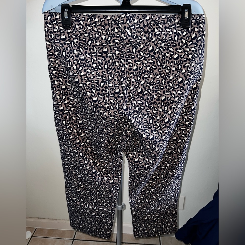 Rafaella Capri Leopard Print Pants - Picture 2 of 4